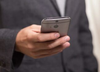 How to Flirt On WhatsApp Effectively