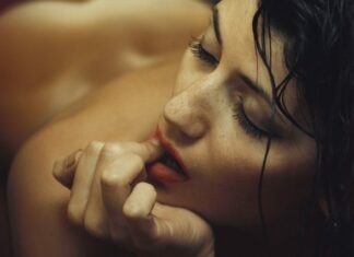 How to Have Sex in The Bathroom