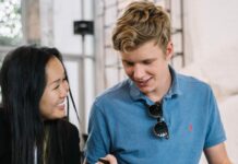 How to Know What Questions to Ask a Woman You Just Met