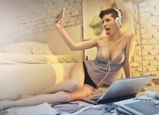 How To Practice Sexting