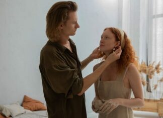 How to Understand and Overcome Jealousy in A Relationship